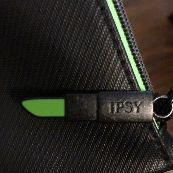 Halloween Makeup bag with black and green fang teeth - Picture 3 of 6